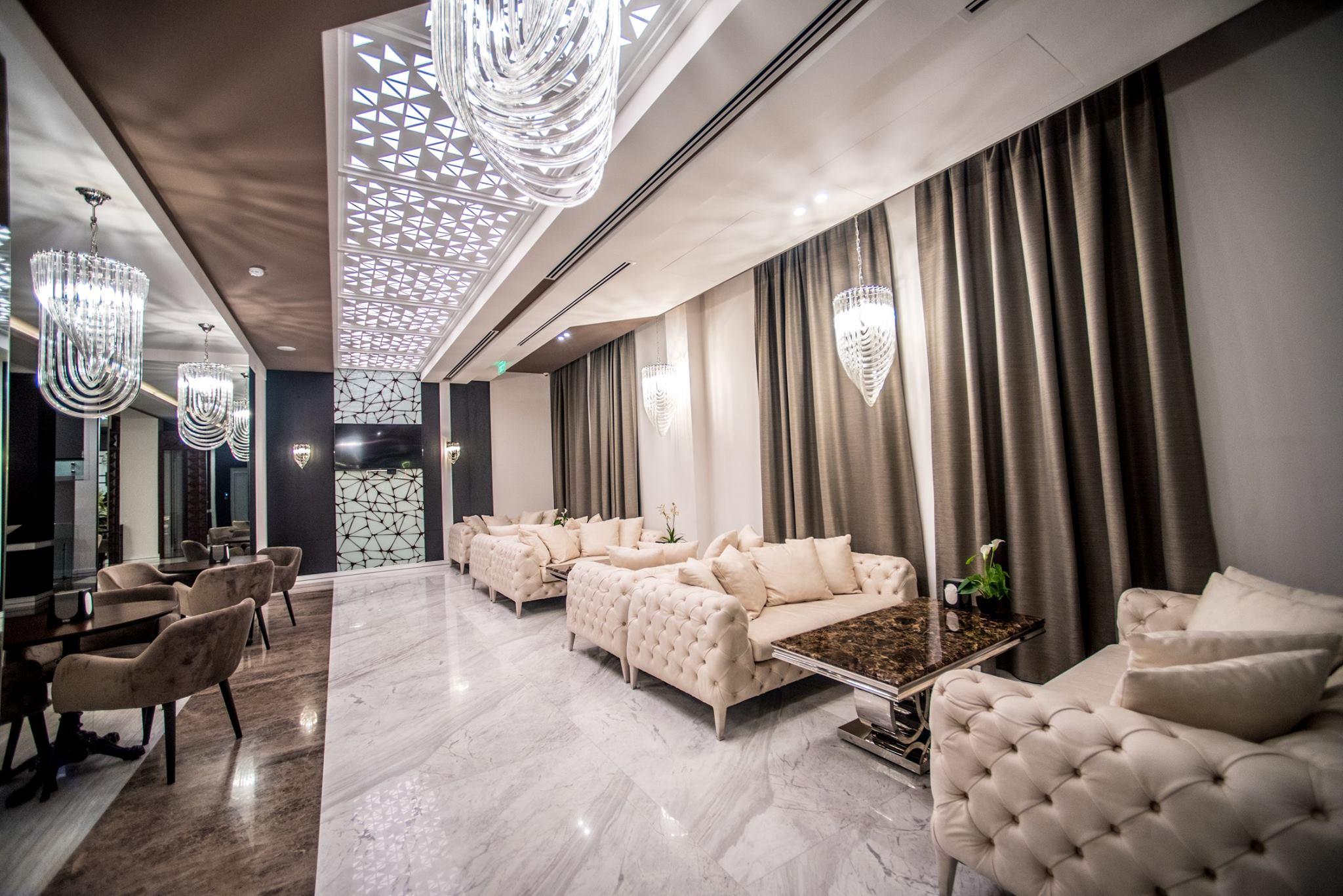 فندق أجابابيانز يريفان المظهر الخارجي الصورة The lobby of the hotel