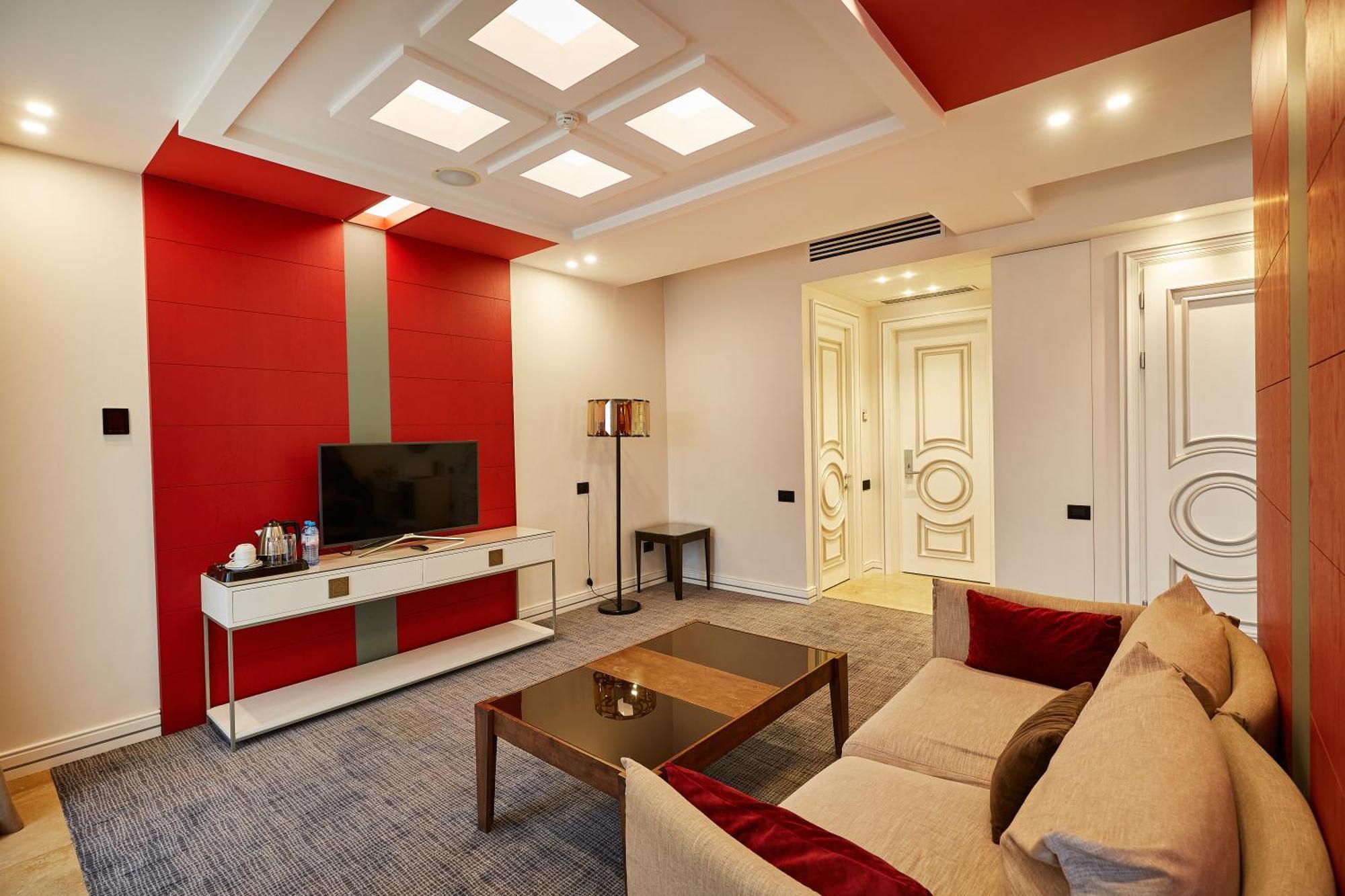 فندق أجابابيانز يريفان المظهر الخارجي الصورة A suite at the hotel