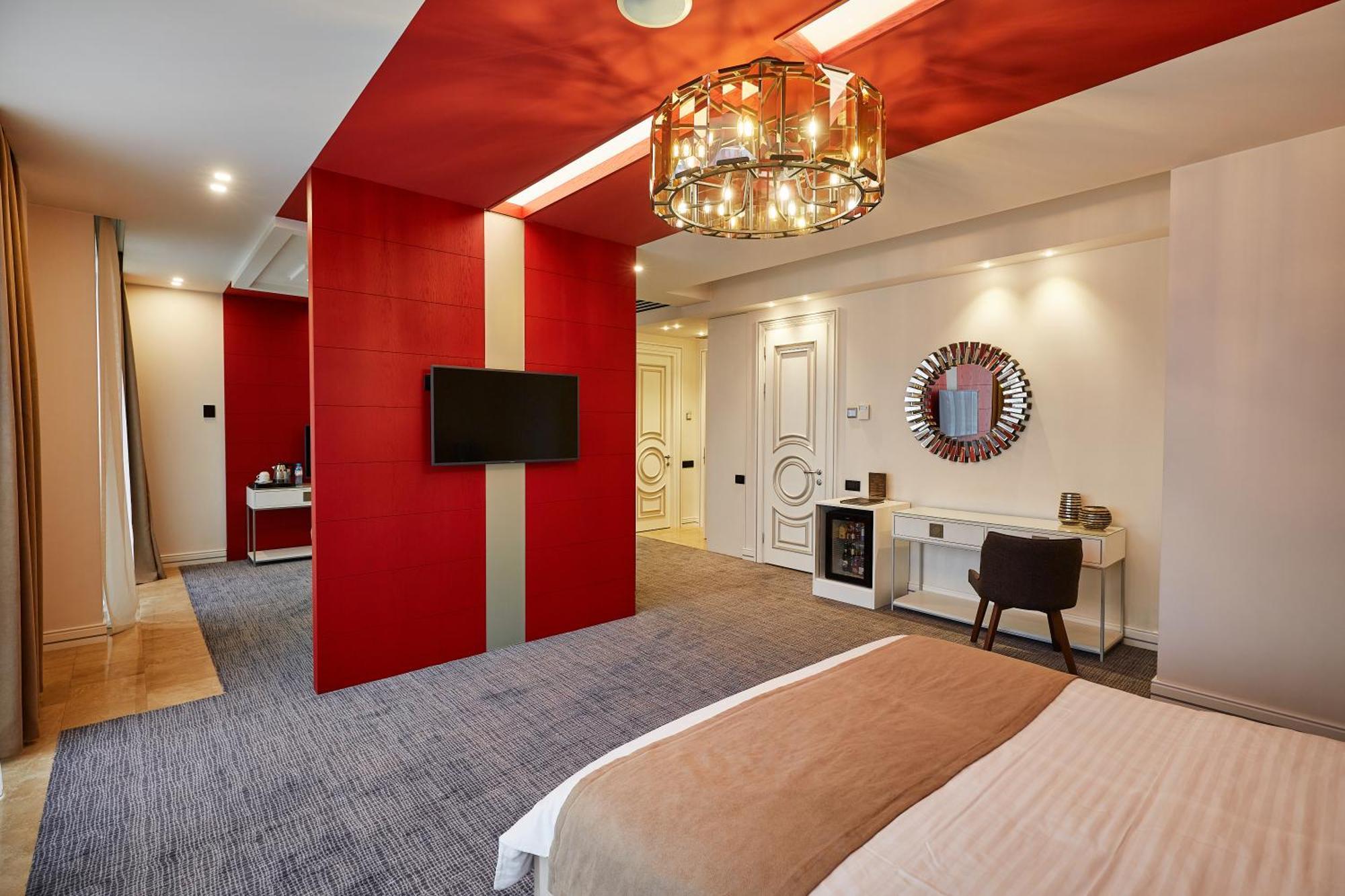 فندق أجابابيانز يريفان الغرفة الصورة A room at the hotel