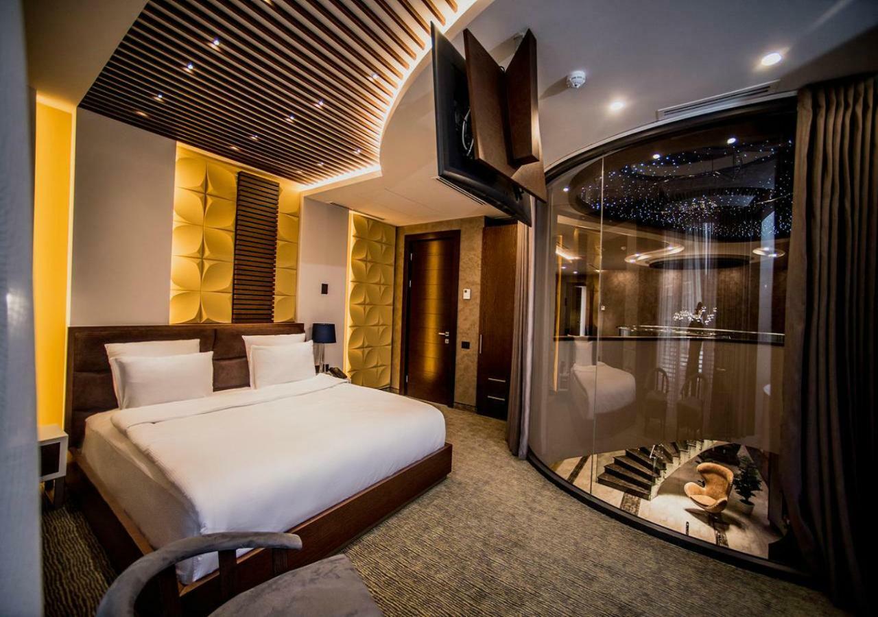 فندق أجابابيانز يريفان المظهر الخارجي الصورة A suite at the hotel